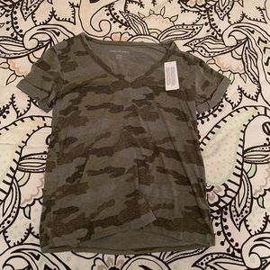 Brand new with tags American Eagle tee!!